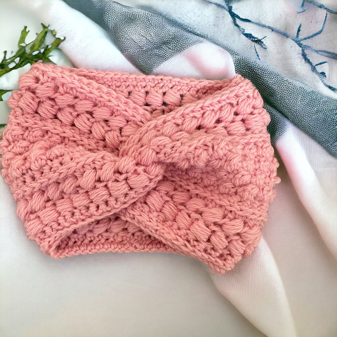 Handmade crochet baby headband ear warmer in cream color

Soft wool crochet headband for baby winter gift UK

Chunky knit handmade ear warmer for babies

Handmade crochet baby girl headband winter accessory

Baby winter headband ear warmer handmade crochet